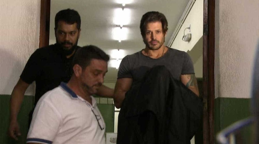Dado Dolabella completa um mês na prisão por não pagar pensão ao filho