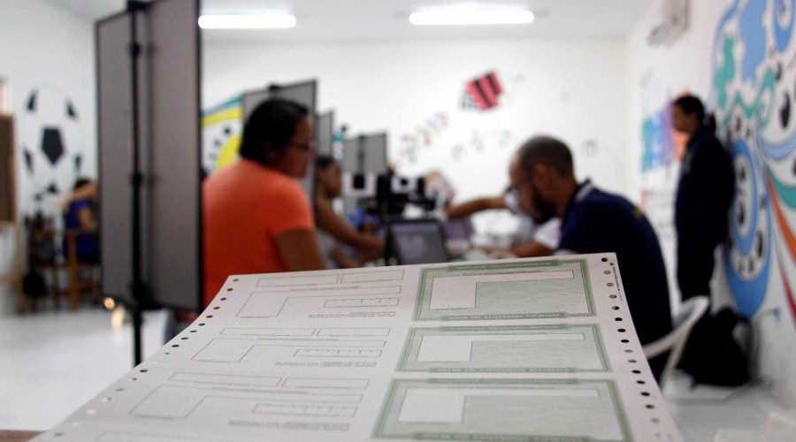 Eleitores de 186 cidades devem fazer cadastramento biométrico até março