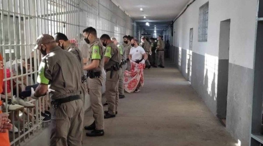 Presidiários se passavam por jovens atraentes em redes sociais e aplicativos