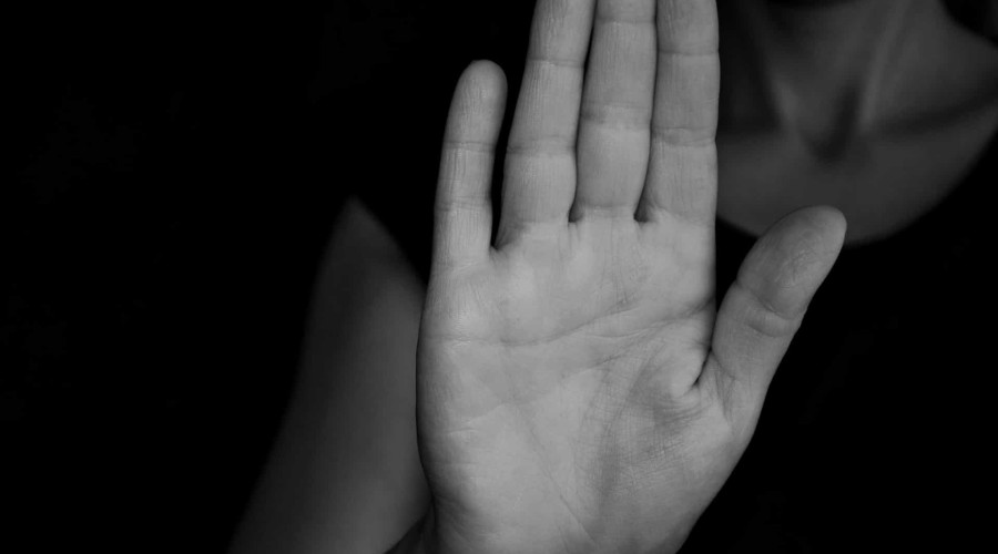 Mulher denuncia ter sido acorrentada e trancada pelo marido por dois anos no Pará