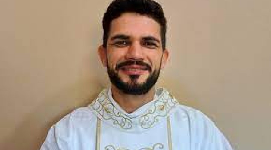 Padre é encontrado morto