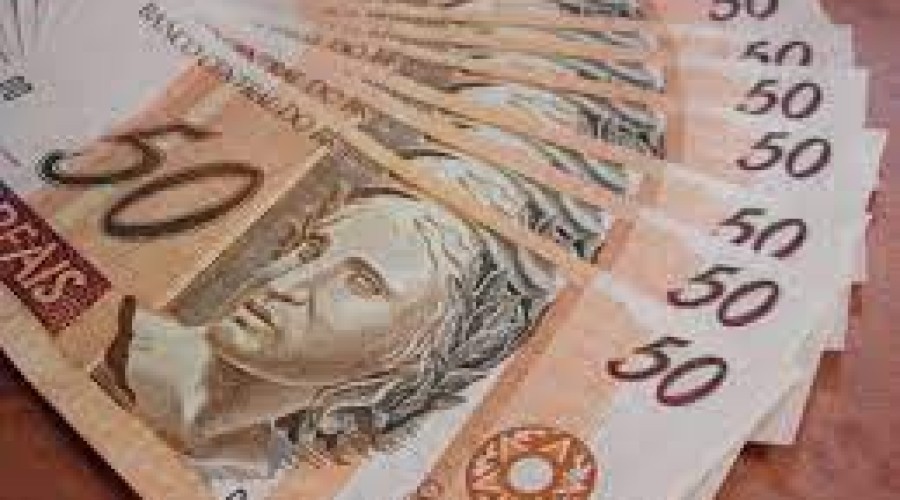 Saiba se quem trabalhou em 2022 poderá receber o PIS de R$ 1,3 mil