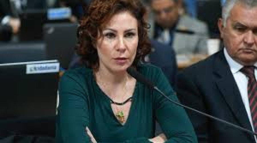 Justiça italiana decide manter Carla Zambelli em prisão... continue presa em regime fechado no presídio feminino de Rebibbia,