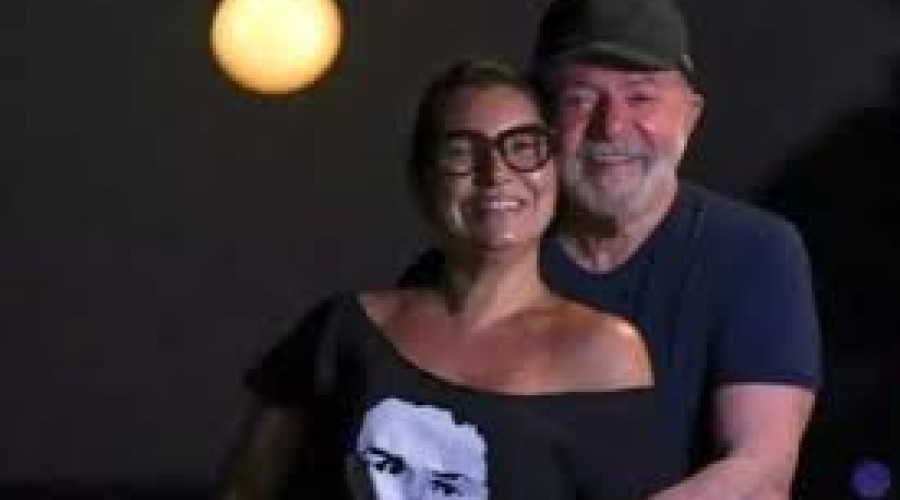 Lula faz pausa na pré-campanha para se casar em São Paulo