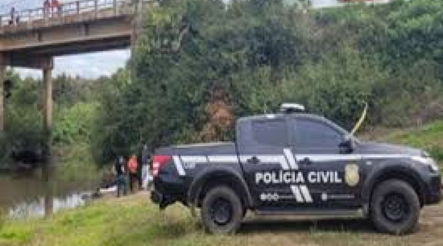 Criança morre após ser jogada de ponte pelo próprio pai