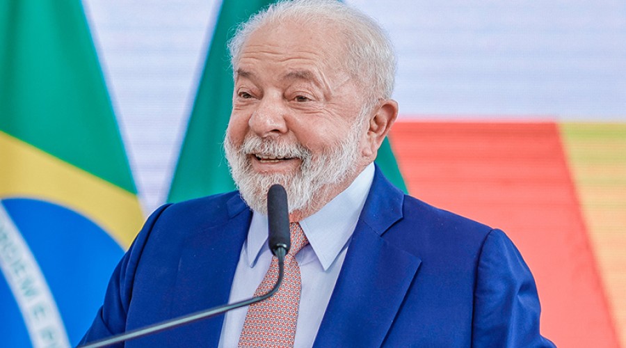 Lula sanciona nova lei do Mais Médicos com criação de 15 mil vagas