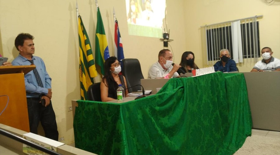 PREFEITO DE PARNARAMA CUMPRE A PALAVRA EMPENHADA E CONTEMPLA PROFESSORES