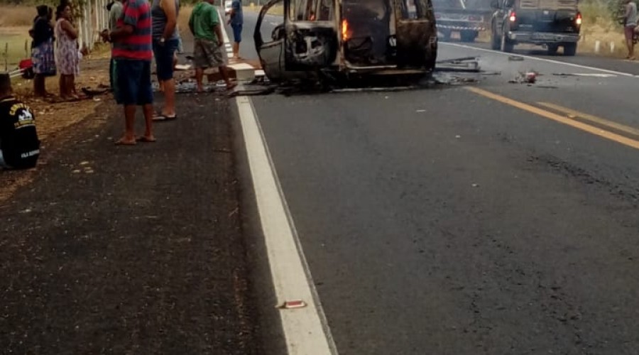 MARANHÃO: Vídeos - Fogo, fumaça e desespero no acidente de trânsito deixa três mortos em Senador Alexandre Costa
