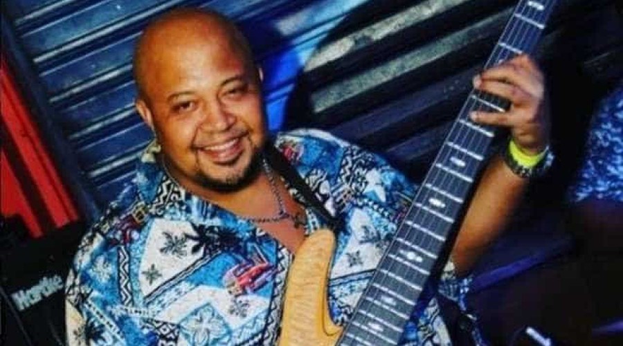 Amigos fazem vaquinha para enterrar músico que morreu após levar choque