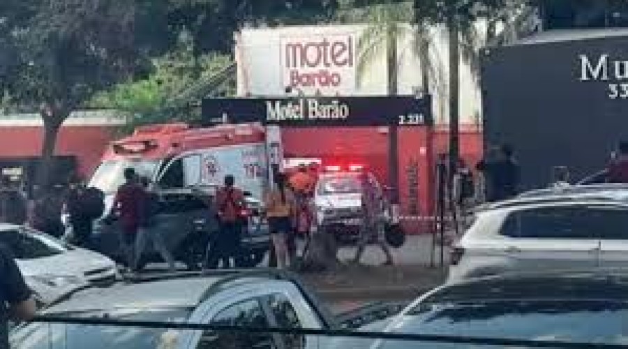 Policial militar em surto tentou se matar, deixou motel em maca e é socorrido por ambulância do Samu