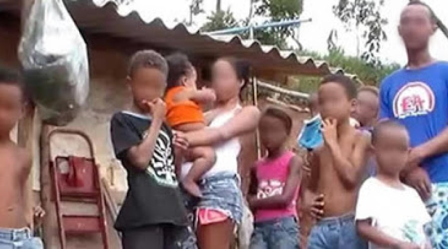 TRAIÇAO - Pai de 9 filhos descobre que é estéril e pede divórcio depois de 25 anos de casado