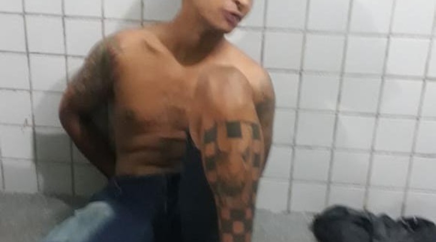 Bandidos usam criança de um ano como refém após assaltos