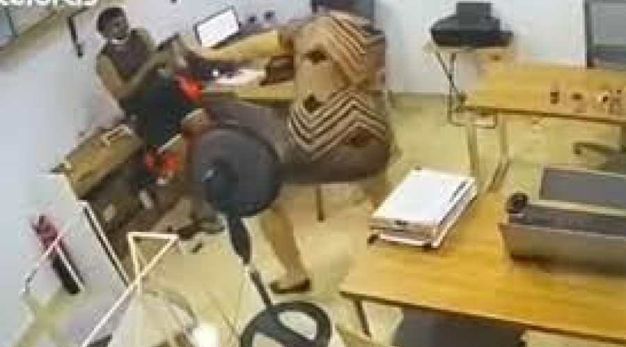 VÍDEO: Cliente atira em advogada no RJ após discussão por procuração