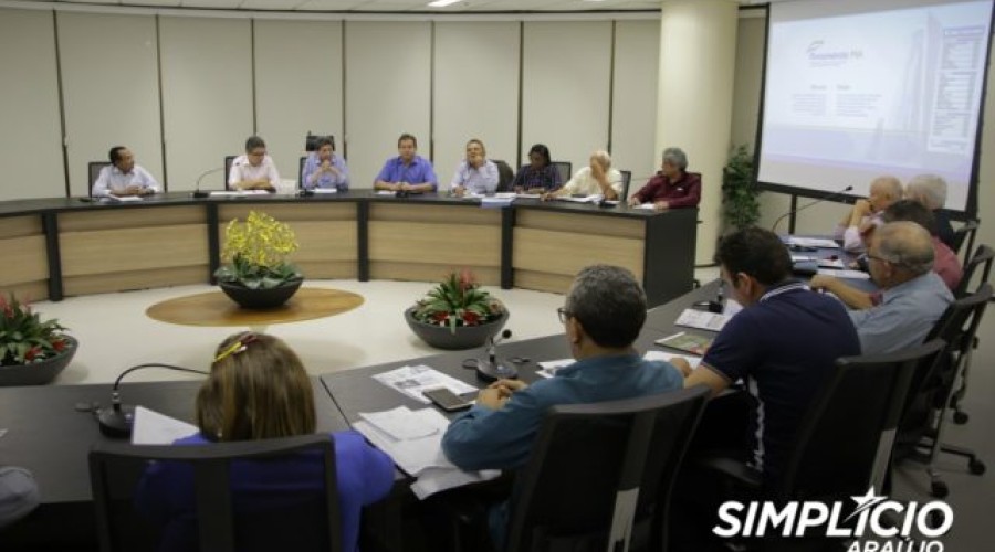 Agora lascou! Comerciantes apoiam candidato secretário que deu aval ao aumento de impostos
