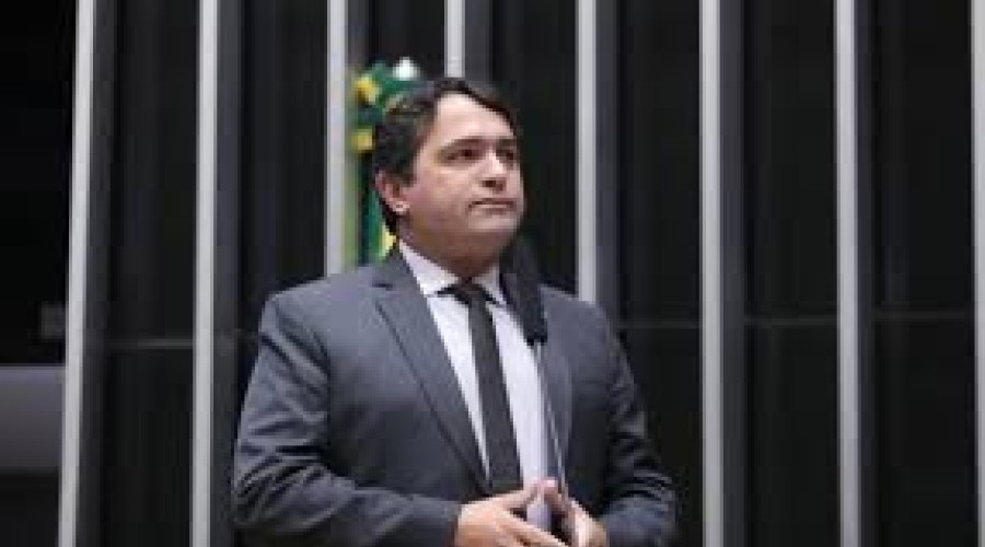 Nepotismo: Deputado  Júnior Lourenço do Maranhão emprega a própria sogra na Câmara