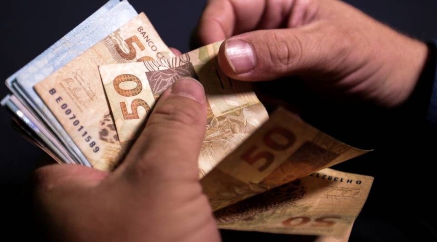 Segunda parcela do 13º terá que ser paga até dia 20; saiba calcular o valor