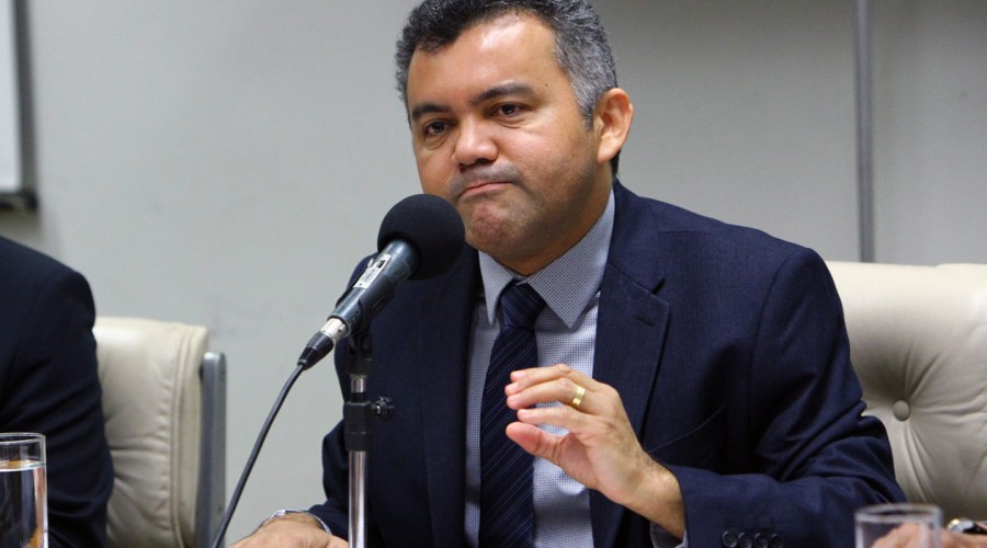Cléber Verde dar calote em Presidente da Colônia dos Pescadores de Estreito-MA