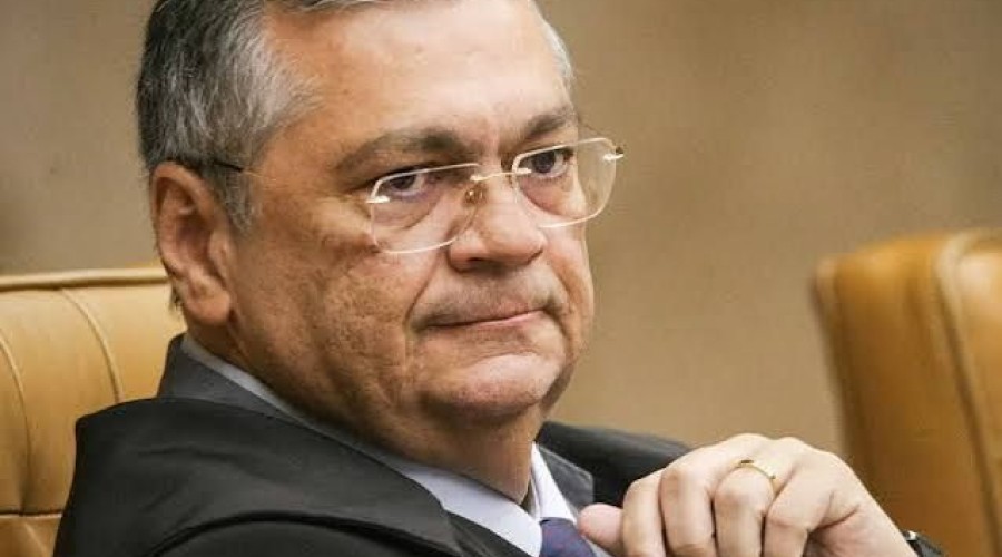 “Assassinos não respeitam horário de lazer”, diz Dino, sobre vídeo na praia