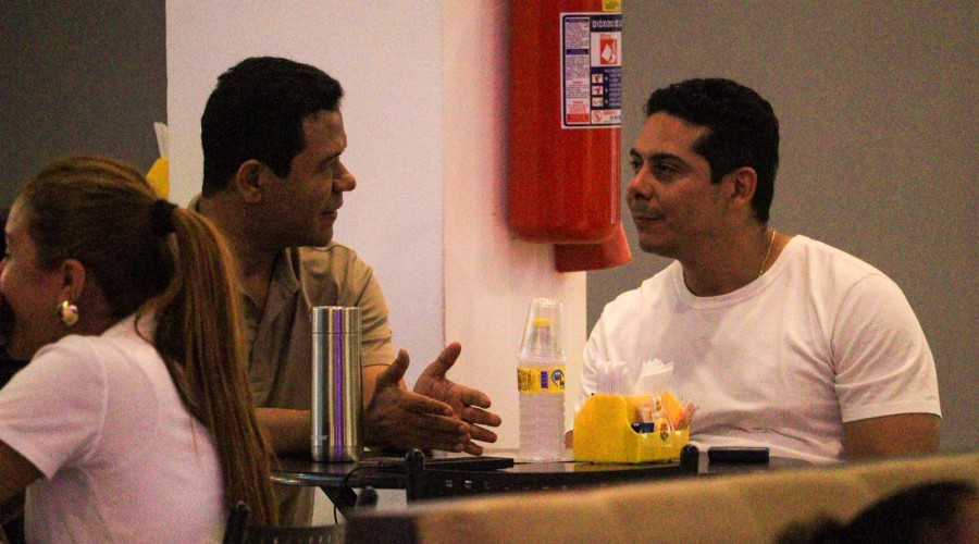 Flagrante no Caxias Shopping: Encontro a Sós Entre Paulo Marinho Júnior e Luciano Leitoa Levanta Especulações