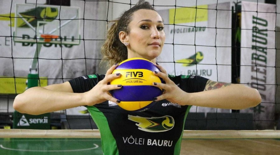 Primeira trans do vôlei brasileiro, Tiffany se filia a partido de Temer