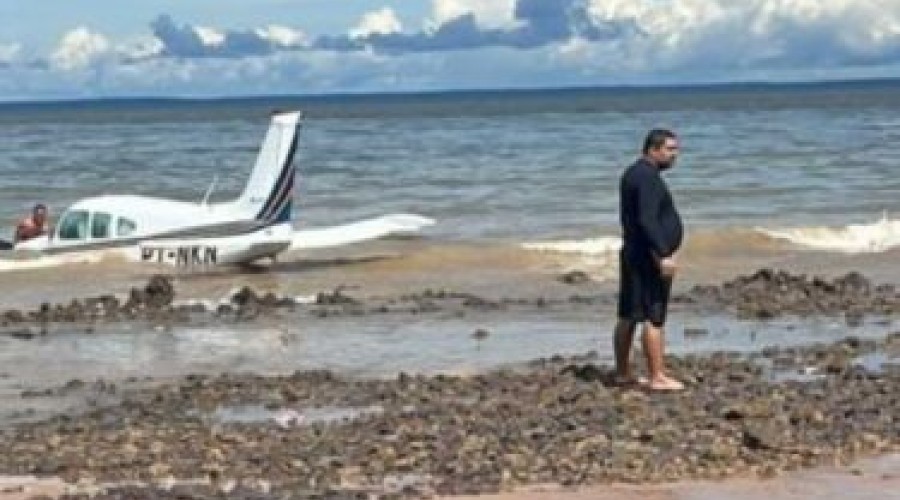 Veja o vídeo: avião com advogado cai em praia no Maranhão