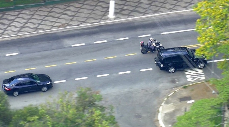 Bolsonaro recebe alta e deixa hospital em São Paulo