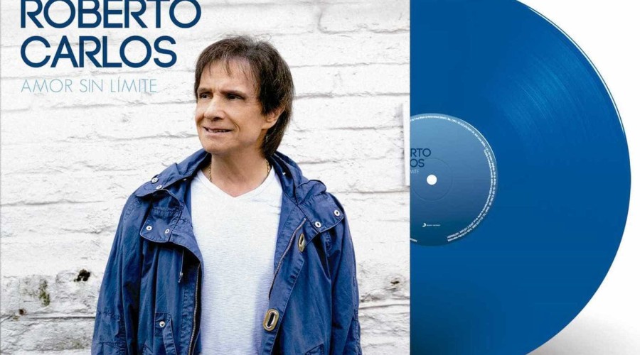Roberto Carlos lança 1º LP em 22 anos e segue a tradição da cor azul