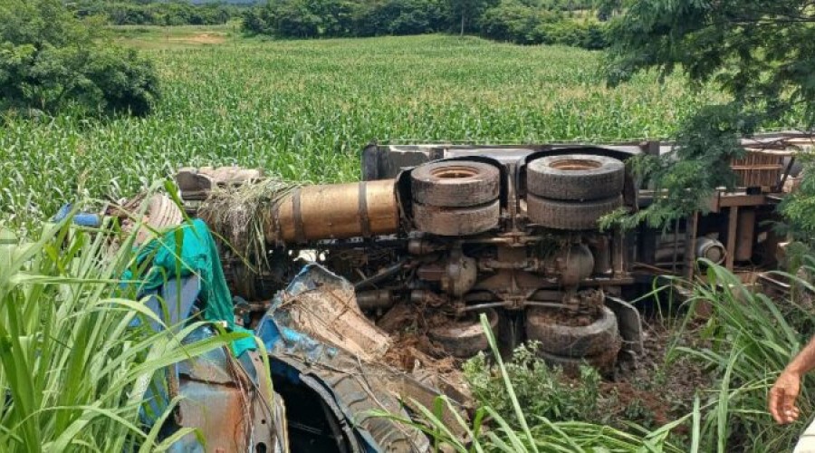 Maranhão: Acidente entre duas carretas deixa uma pessoa morta na BR-226, no município de Barra do Corda