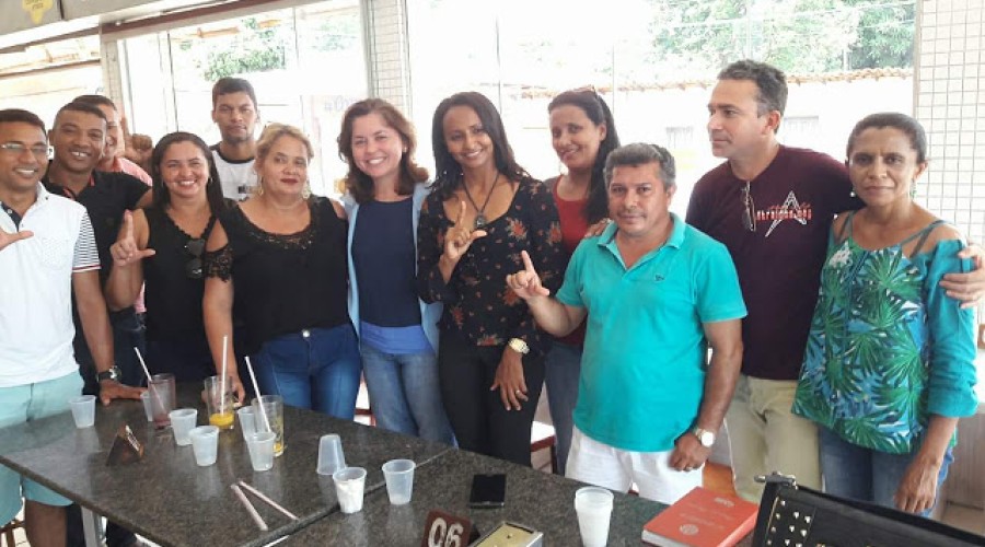 Grupo de jovens e lideranças de Coelho Neto recebem Luiza Rocha