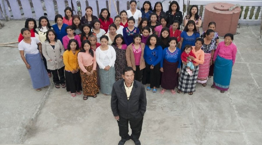 Homem com 39 esposas e 94 filhos está à procura de outra mulher para casar