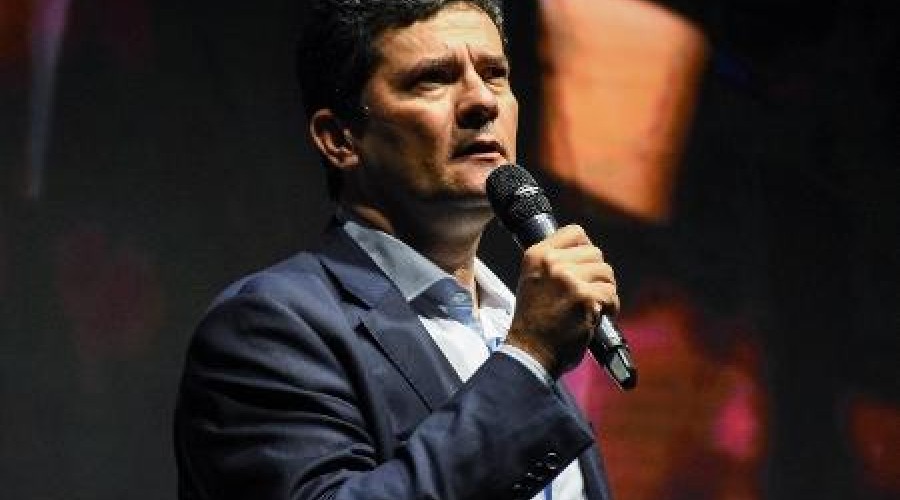 Moro rebate nota da Polícia Federal: “Não prende grandes tubarões”