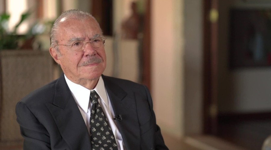 Ex-presidente José Sarney é internado em hospital de Brasília