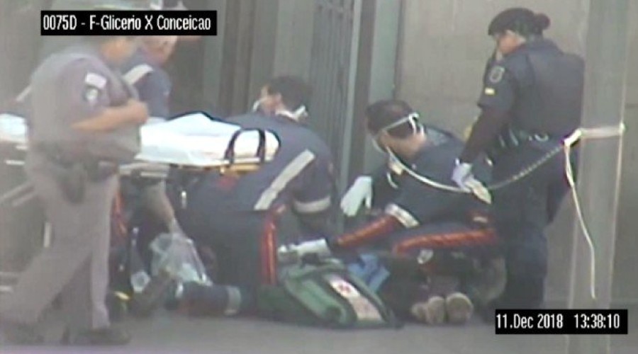 Assista ao Vídeo: Urgente: Homem invade missa, mata cinco e comete suicídio na Catedral de Campinas