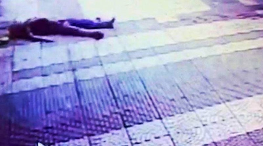 Assista ao Vídeo: Idoso sendo esfaqueado e morto após relação sexual
