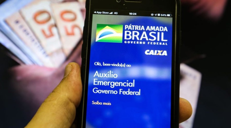 Trabalhadores nascidos em abril podem sacar auxílio emergencial