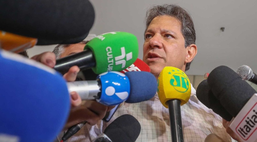 Chapa de Haddad entra com ação e pede inelegibilidade de Bolsonaro