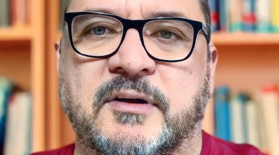 O comentário: Caminhos Incertos: Reflexões sobre a democracia e a liberdade de imprensa no Brasil