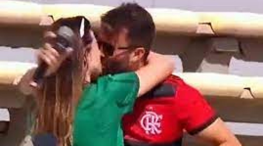 Assista o Vídeo: Flamenguista pede palmeirense em casamento “ao vivaço” no Centenário