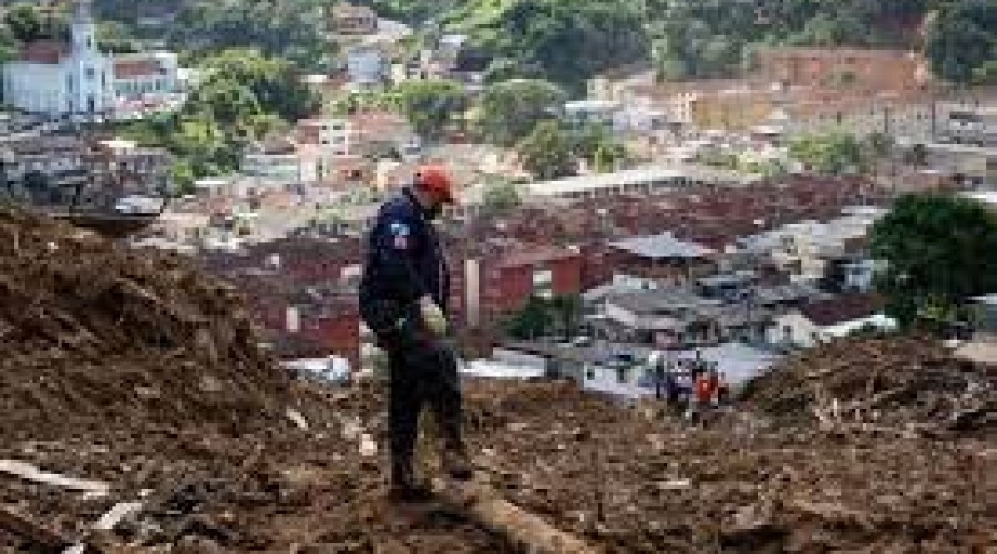 Petrópolis: adolescente que criou página falsa para doações é detido