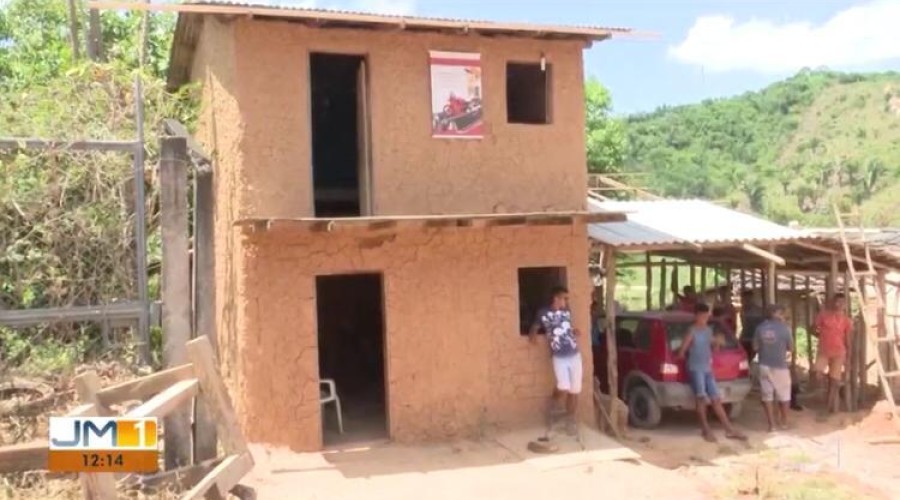 Casa de taipa de dois andares no interior do MA viraliza na internet