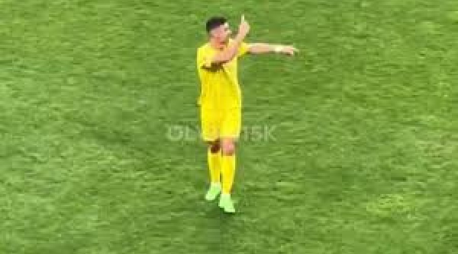 Cotovelada! Cristiano Ronaldo é expulso e se revolta; veja