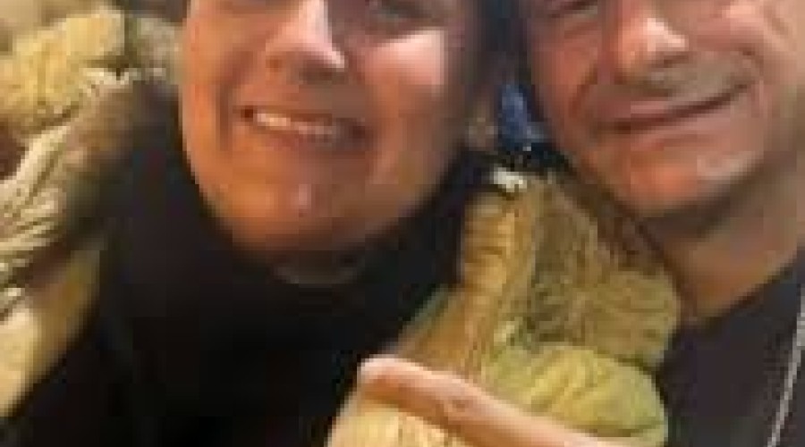 Ui!... facada no peito: Mulher mata o marido e vai a bar tomar cerveja com roupas sujas de sangue