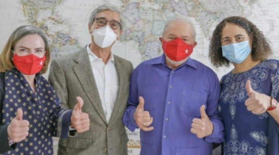 PCdoB age como bombeiro na disputa entre PT e PSB