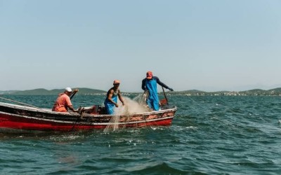 Pescadores artesanais recebem seguro-defeso retroativo