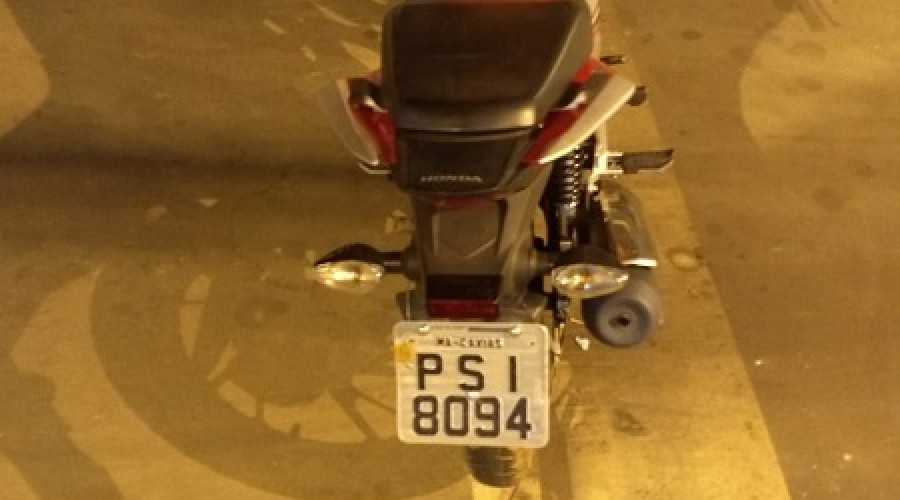 PM recupera moto roubada no bairro Nova Caxias