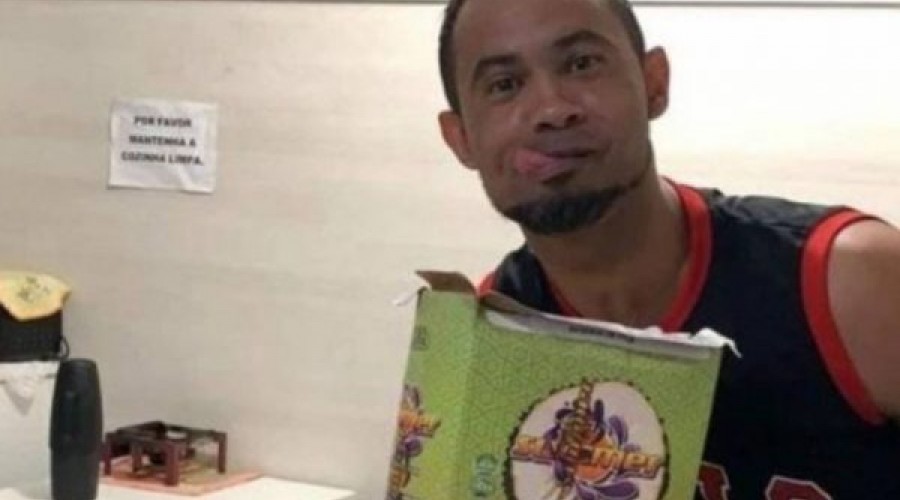 Goleiro Bruno abre bar no RJ e venderá açaí e sardinha frita