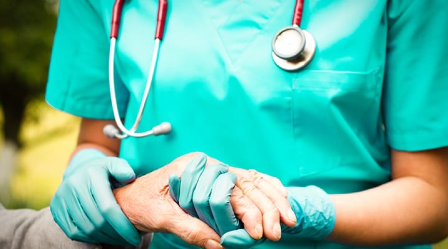 Câmara conclui votação e PEC do piso salarial para enfermagem vai à promulgação