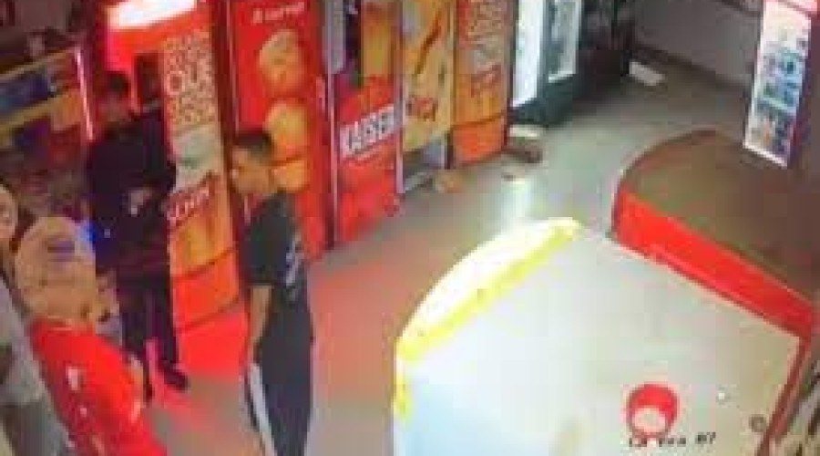 Adolescente é morto após brincar chamando o amigo de 