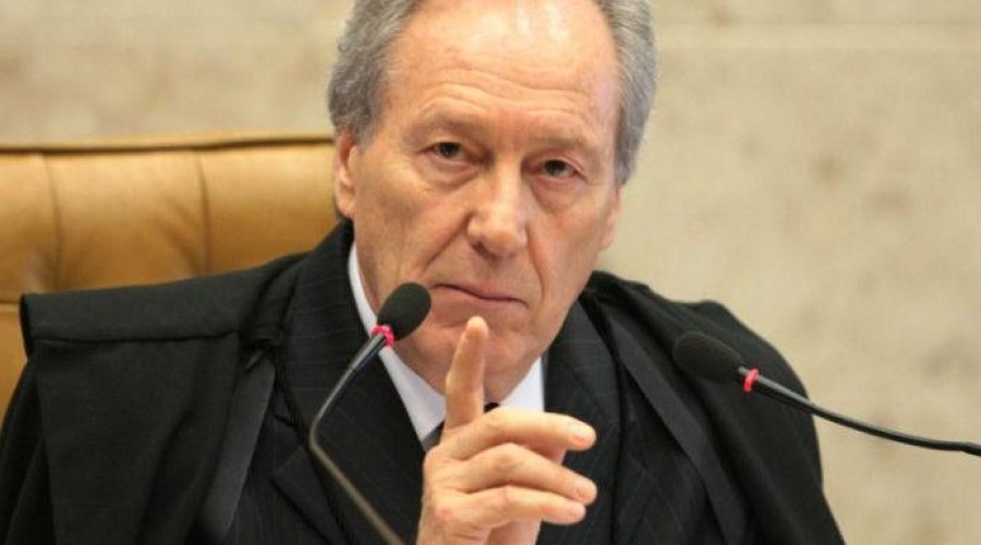 Lewandowski libera para julgamento no STF recurso que pode soltar o condenado Lula