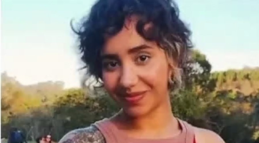 Jovem de 23 anos é morta a facadas na porta de casa, em SP; ex-companheiro é procurado